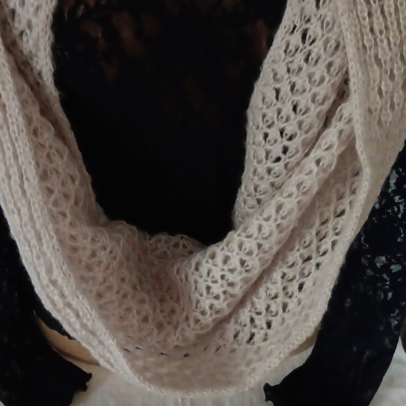 Soft Weave Beautiful Eternity Scarf/Shawl - Picture 2 of 6